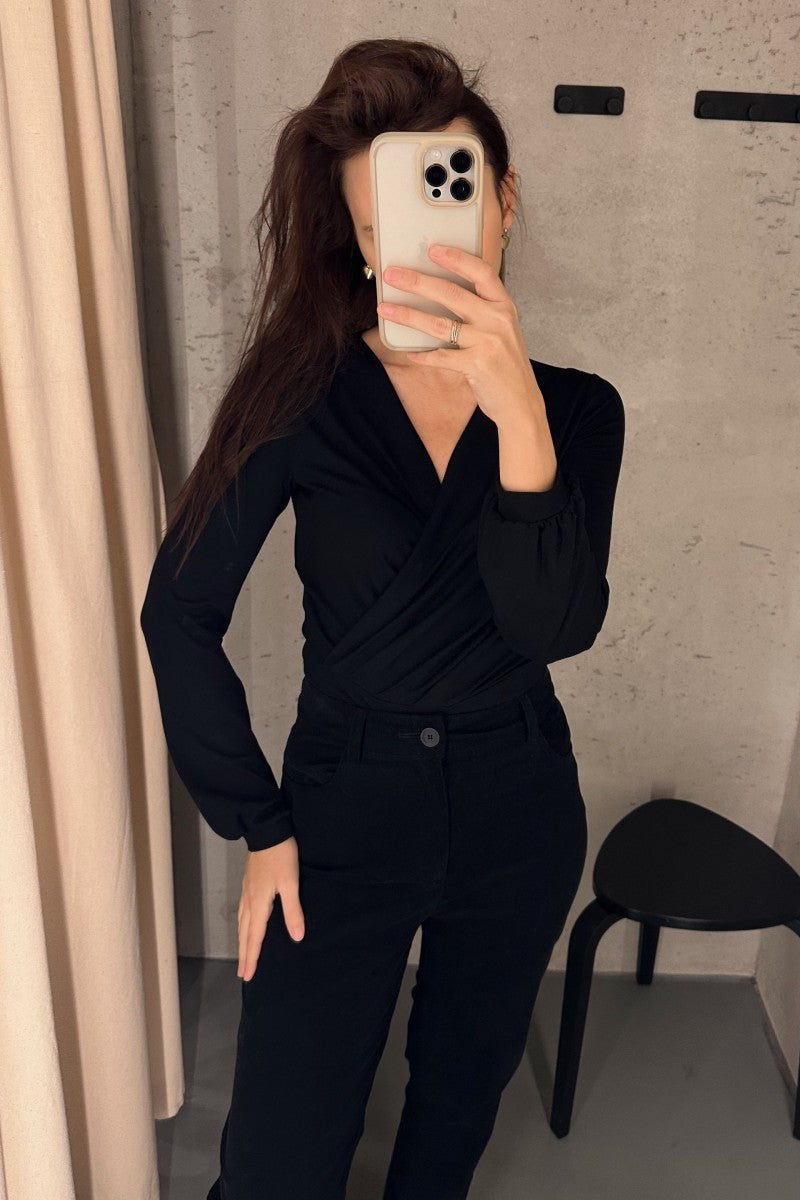 Ana&Co™  bluzka kopertowa z mikromodalu czarna